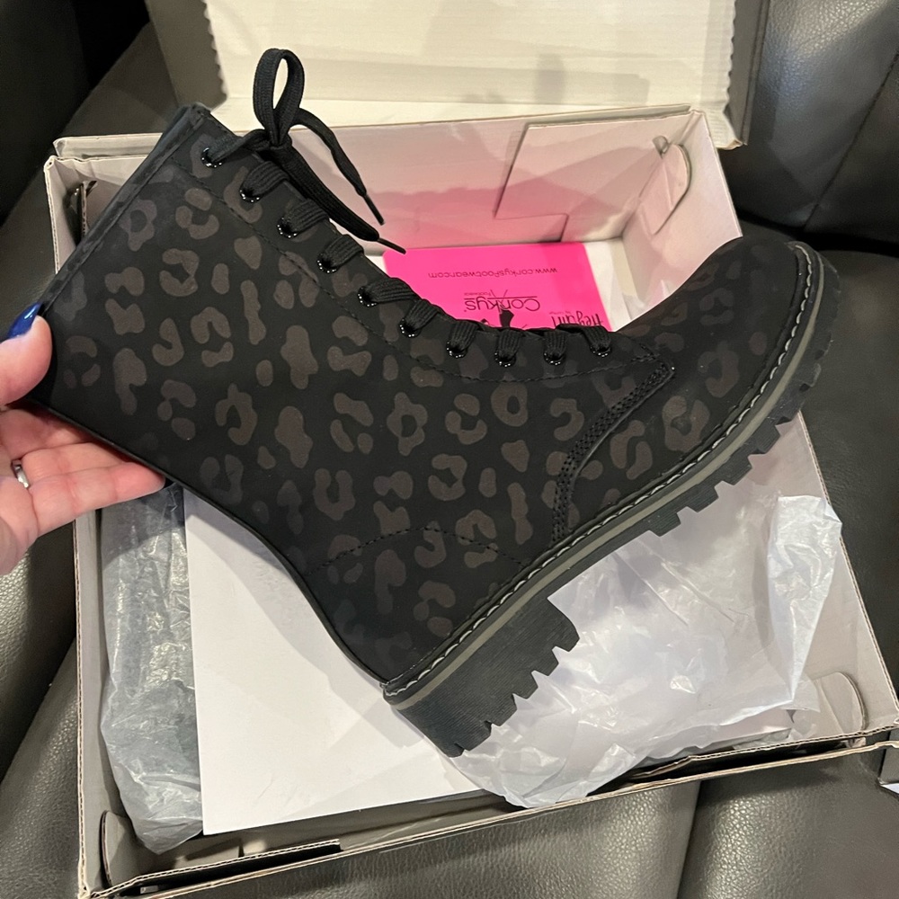Black leopard  CORKY Combat boot size 7